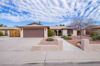 Main picture of 5138 W Desert Cove Ave
