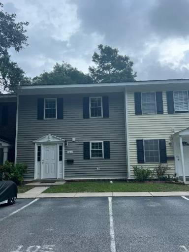Main picture of 105 Heritage Cir