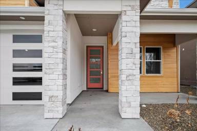Main picture of 5208 N Cengotita Ave