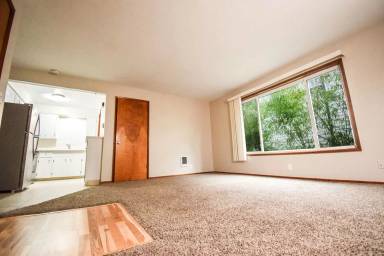 Main picture of 4925 SE Tibbetts St