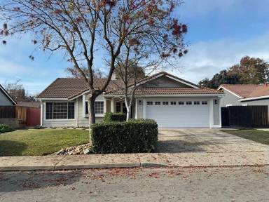 Main picture of 1941 Bristlecone Dr