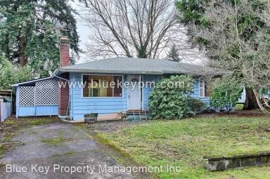 Main picture of 2219 NE 51st St
