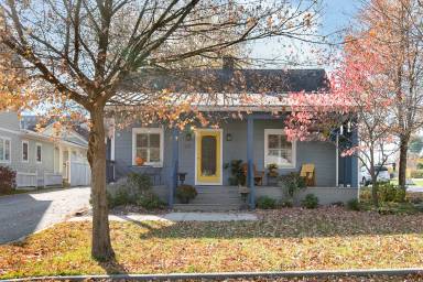 Main picture of 321 1st St SW