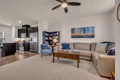 Main picture of 420 Park Ave