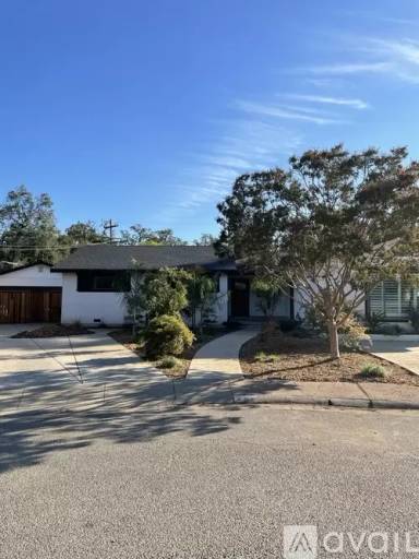 Main picture of 455 Redwood Way