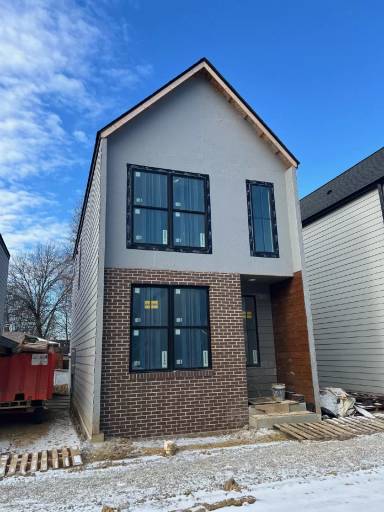 Main picture of 226 E Schwarz St
