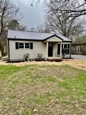 Main picture of 110 Hollywood Dr