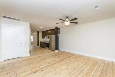 Main picture of 106 N Main St