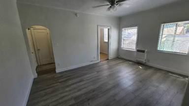 Main picture of 1216 W Court St