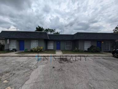 Main picture of 5840 Pine St