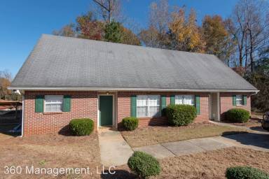 Main picture of 654 Center Pl