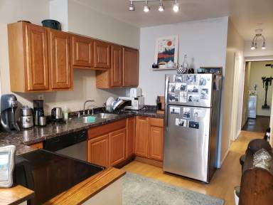 Main picture of 2444 W Erie St