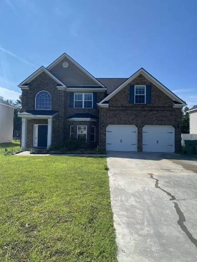 Main picture of 634 Red Oak Ln