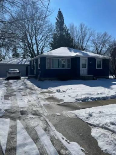 Main picture of 711 W Cady St