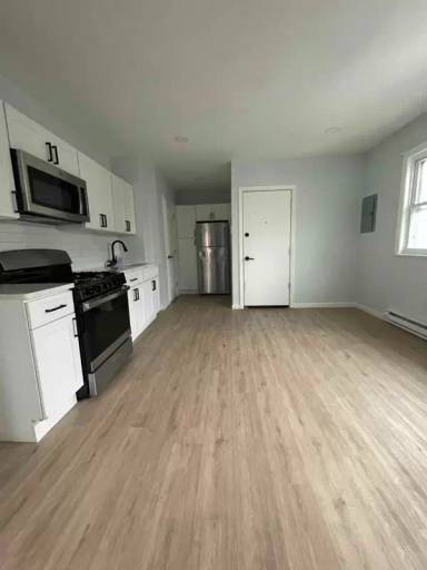 Main picture of 44 W 15th St