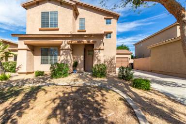 Main picture of 526 E Bartlett Way