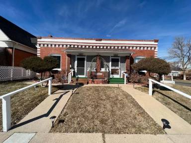 Main picture of 3055 N Josephine St