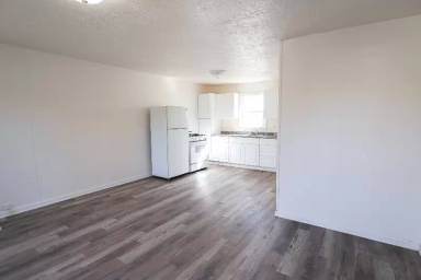 Main picture of 18 2nd Ave S