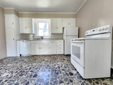 Main picture of 83 Davenport St