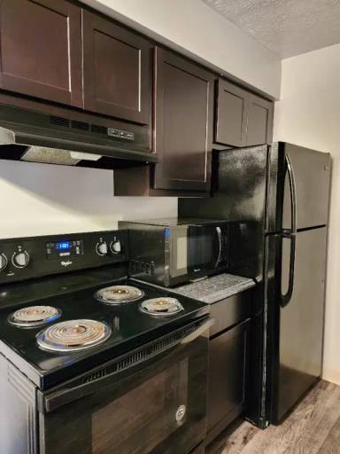 Main picture of 7300 Sunset Strip Ave NW