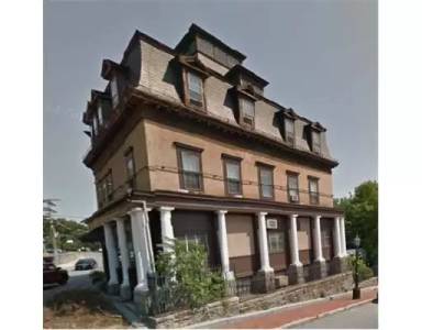 Main picture of 271 Broadway