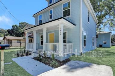 Main picture of 1614 State St W