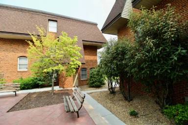 Main picture of 1113 Reservoir St