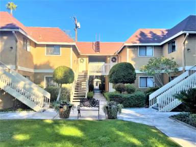 Main picture of 390 N San Antonio Ave