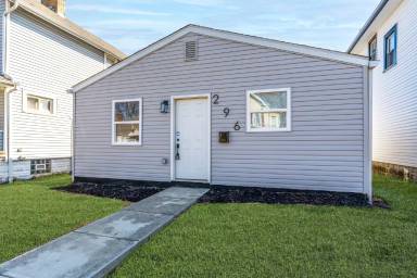 Main picture of 296 S Warren Ave