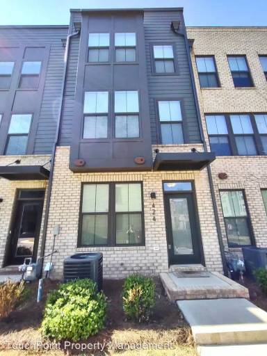 Main picture of 424 Music Hall Way