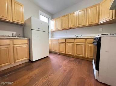 Main picture of 102 Bayview Ave