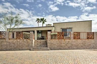Main picture of 4620 E Coachlight Ln