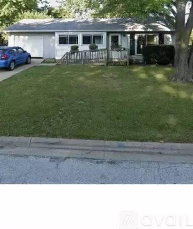 Main picture of 305 Waverly Dr