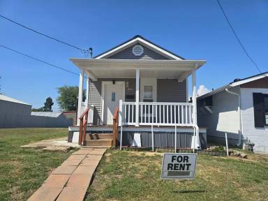 Main picture of 1220 Hall St