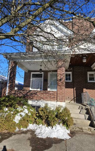 Main picture of 1835 W Livingston St