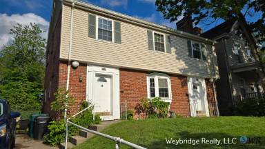 Main picture of 5758 Lantana Ave
