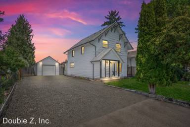 Main picture of 1215 9th Ave SW
