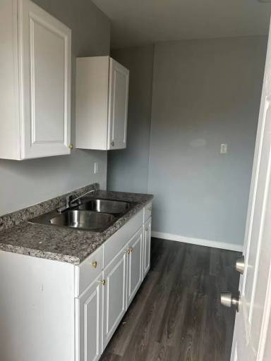 Main picture of 17568 Lake Shore Blvd