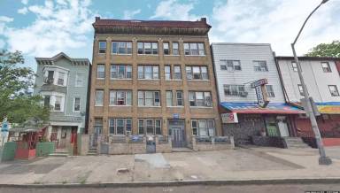 Main picture of 143 Park Ave