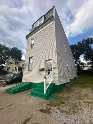 Main picture of 601 Orchard Ave