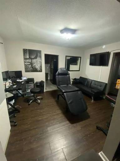 Main picture of 805 N Busey Ave