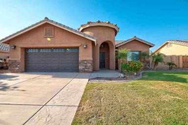 Main picture of 374 E 14th St