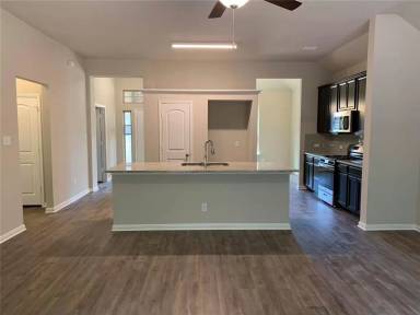 Main picture of 994 Arbor Xing