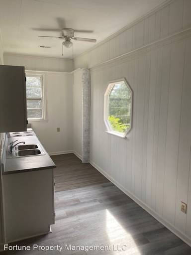 Main picture of 103 Pine Lake Dr