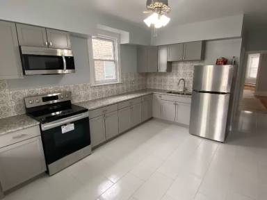 Main picture of 4147 W Wellington Ave