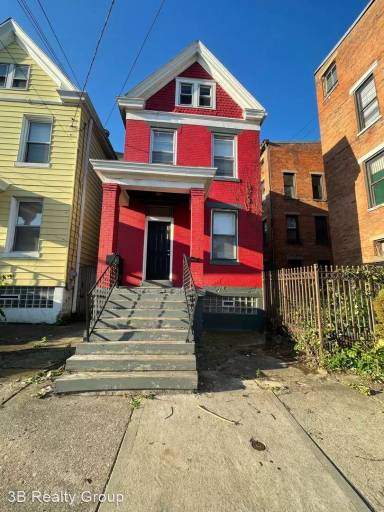 Main picture of 311 E University Ave