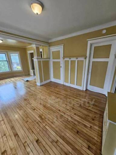 Main picture of 1702 W Meinecke Ave