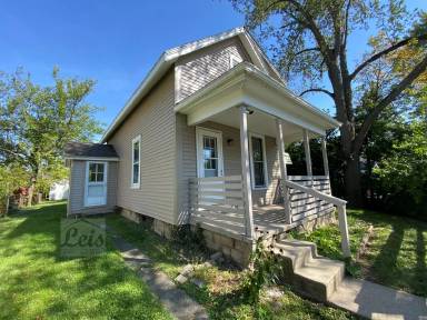 Main picture of 318 W Chicago St