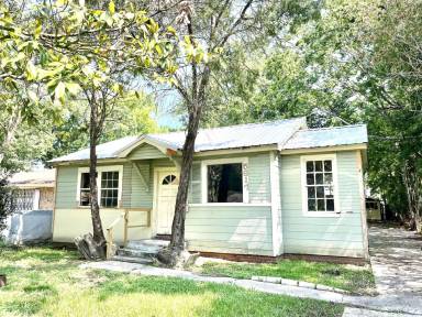 Main picture of 5617 Fairfields Ave