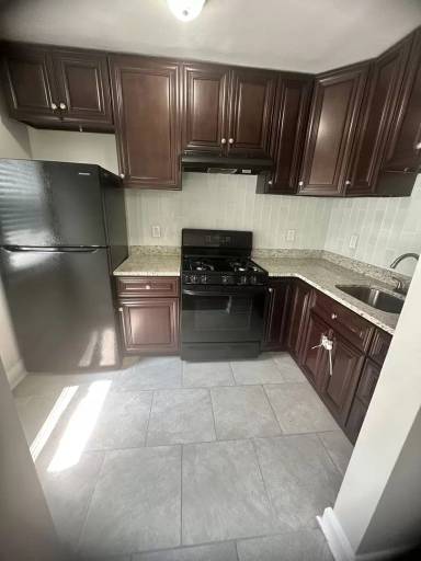 Main picture of 918 Saint Dunstans Rd